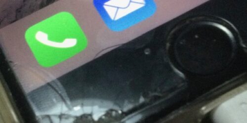 転んで、iPhoneが